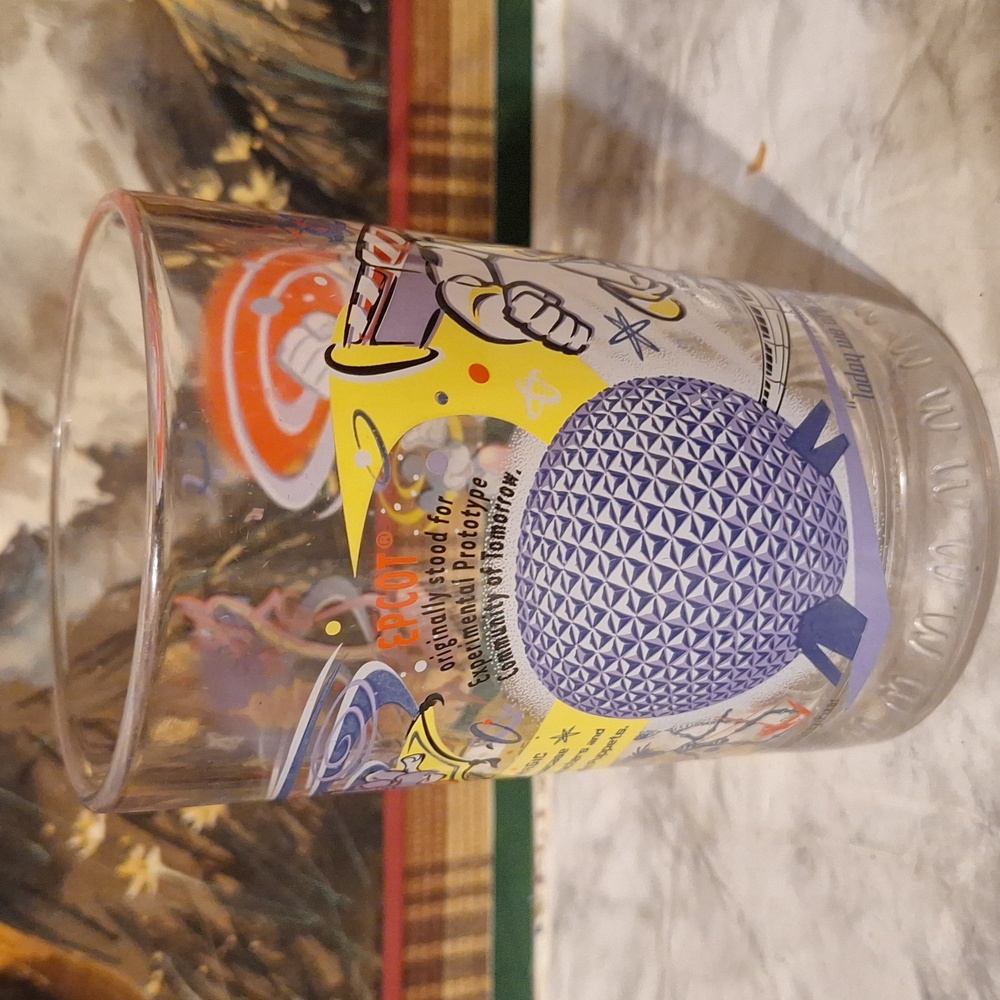 Collectible Walt Disney glass - Picture 3 of 8